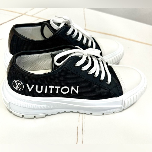 LOUIS VUITTON Canvas LV Squad Low-Top Sneakers - Picture 3 of 6